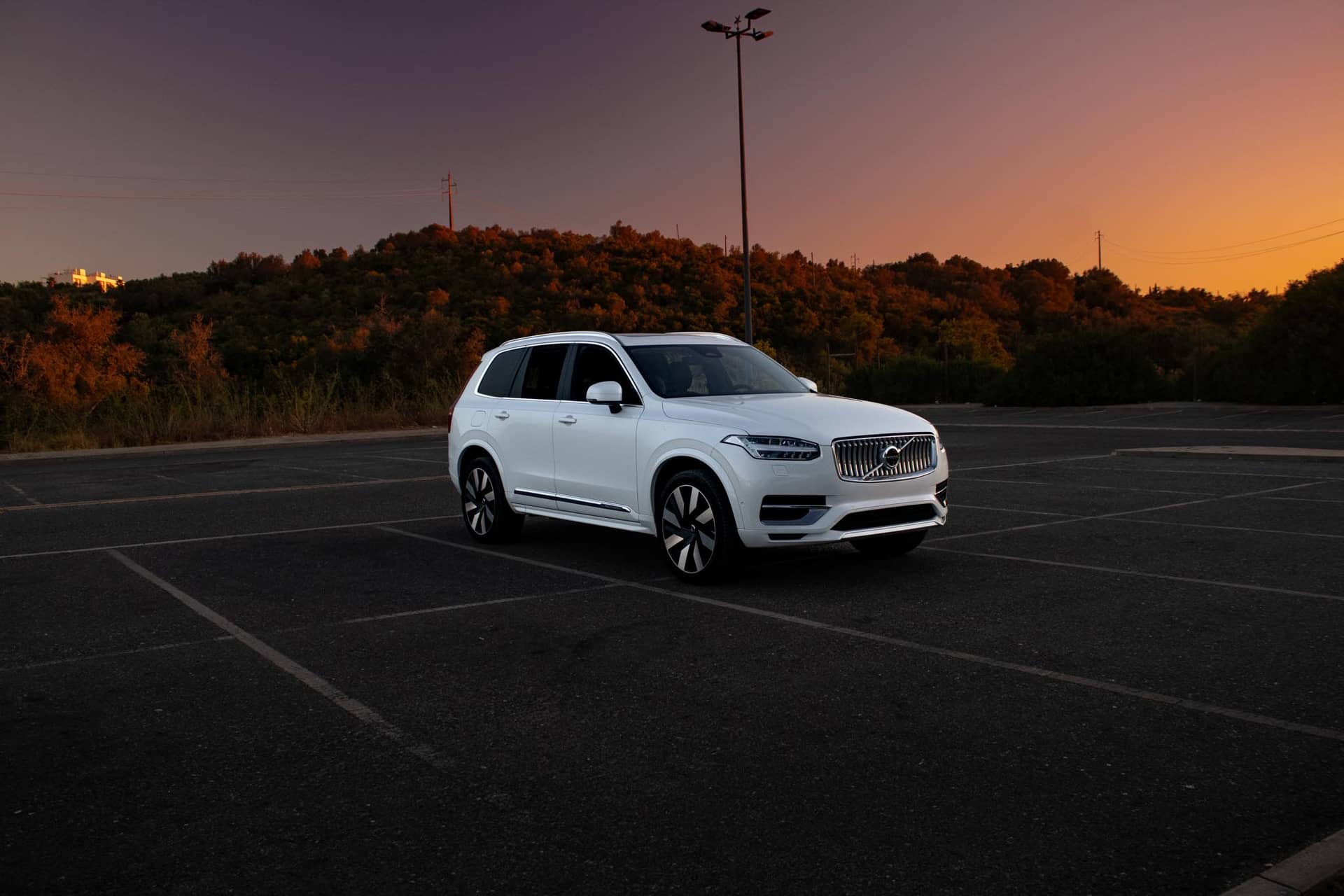Volvo XC90 rental Portugal - gallery image 3